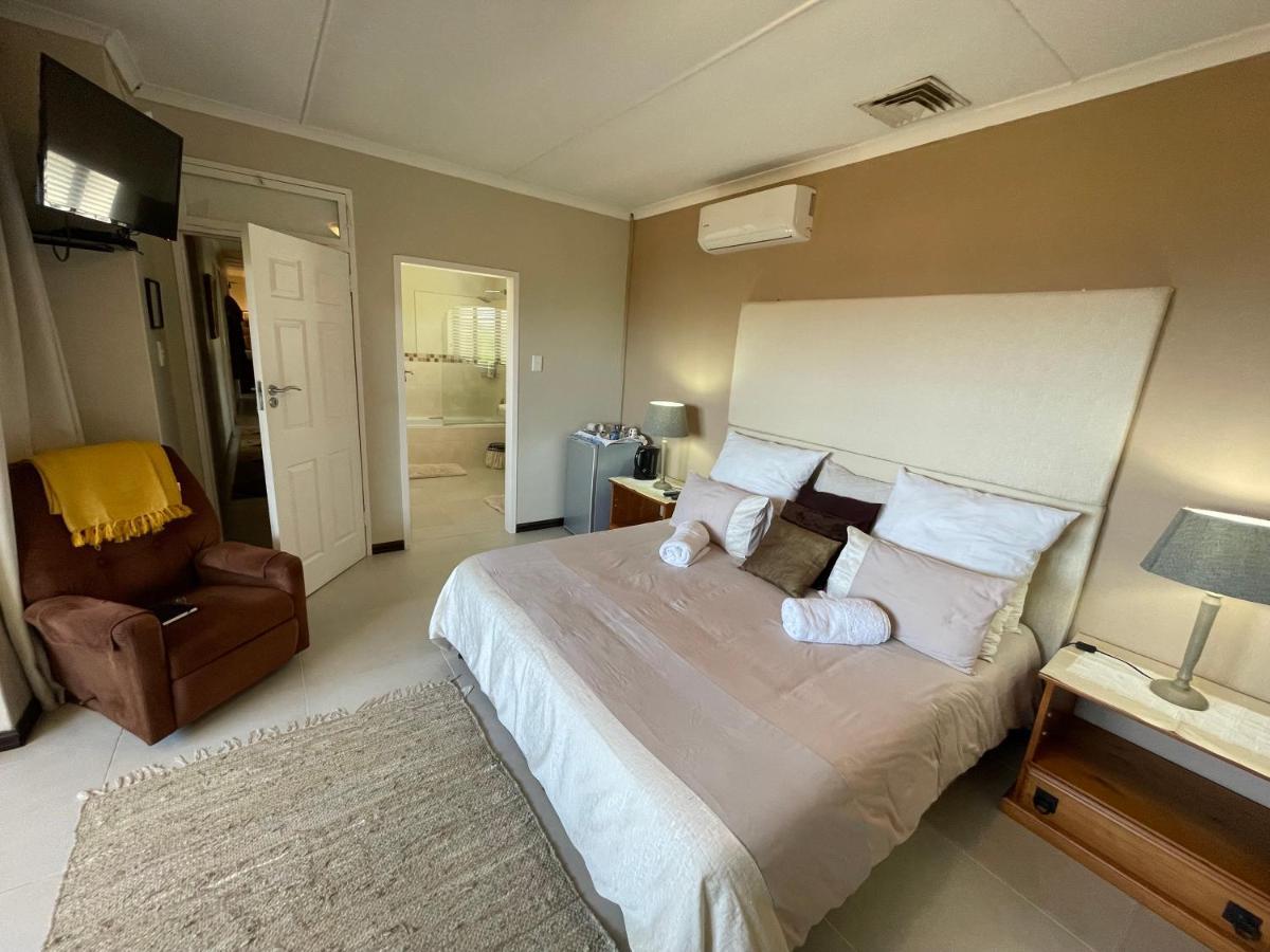 Eden Rose Manor B&B Ла Мерси Екстериор снимка