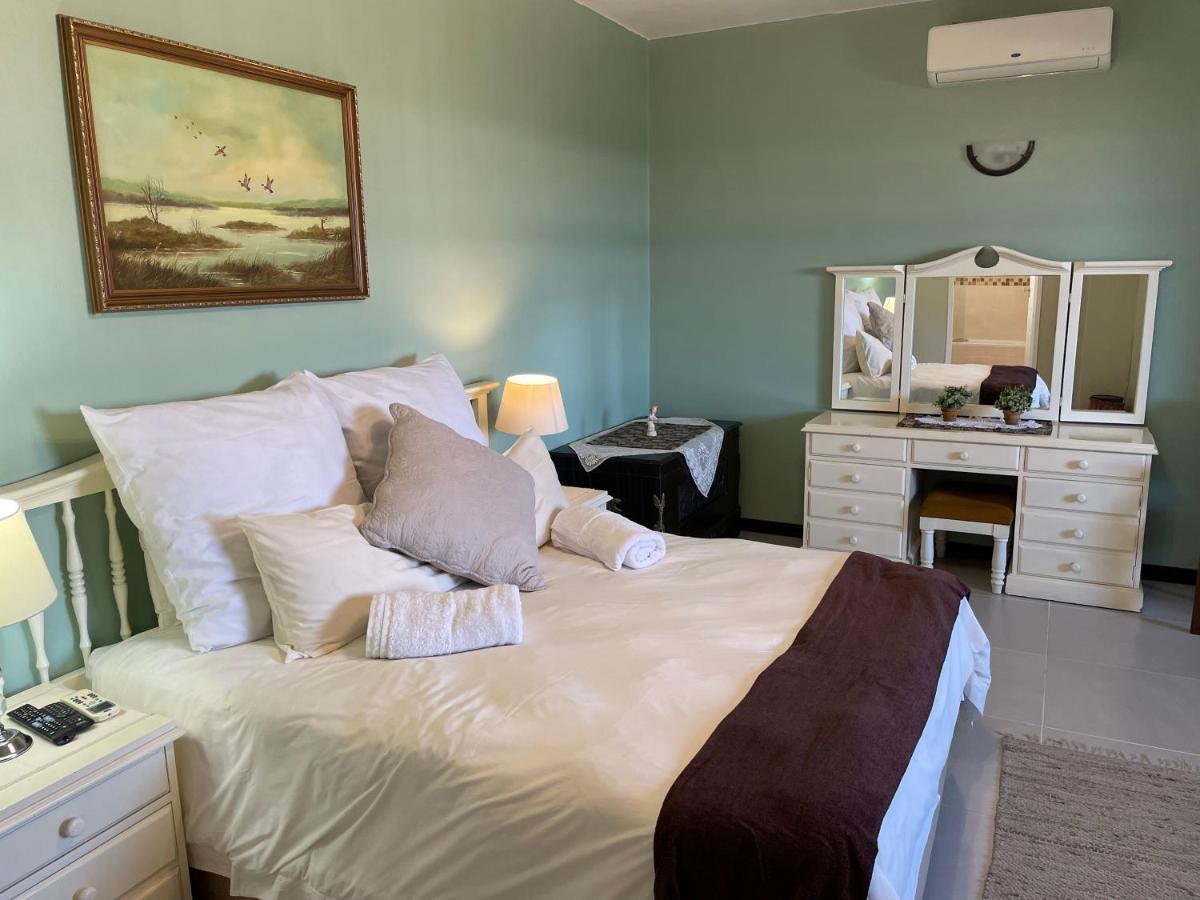Eden Rose Manor B&B Ла Мерси Екстериор снимка