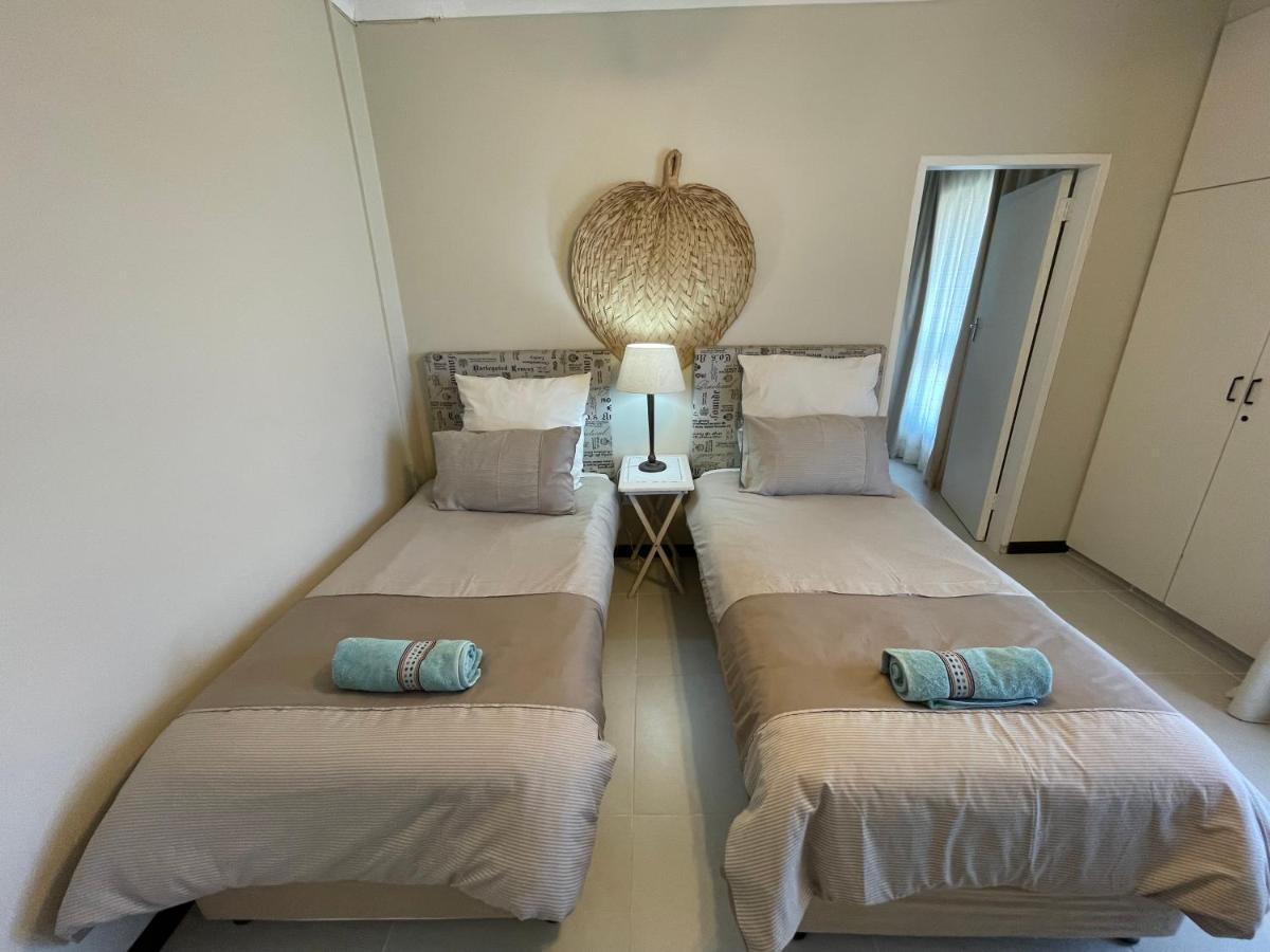 Eden Rose Manor B&B Ла Мерси Екстериор снимка
