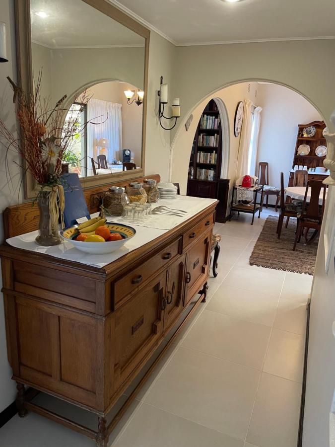 Eden Rose Manor B&B Ла Мерси Екстериор снимка