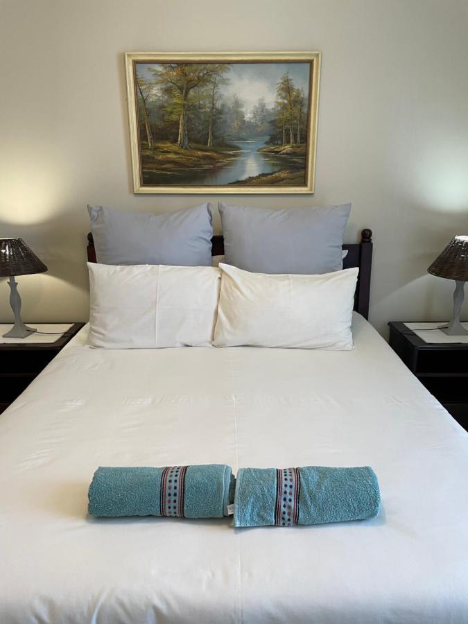 Eden Rose Manor B&B Ла Мерси Екстериор снимка