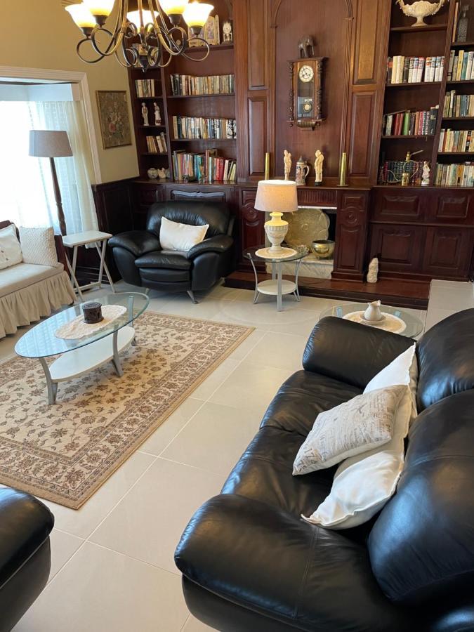 Eden Rose Manor B&B Ла Мерси Екстериор снимка