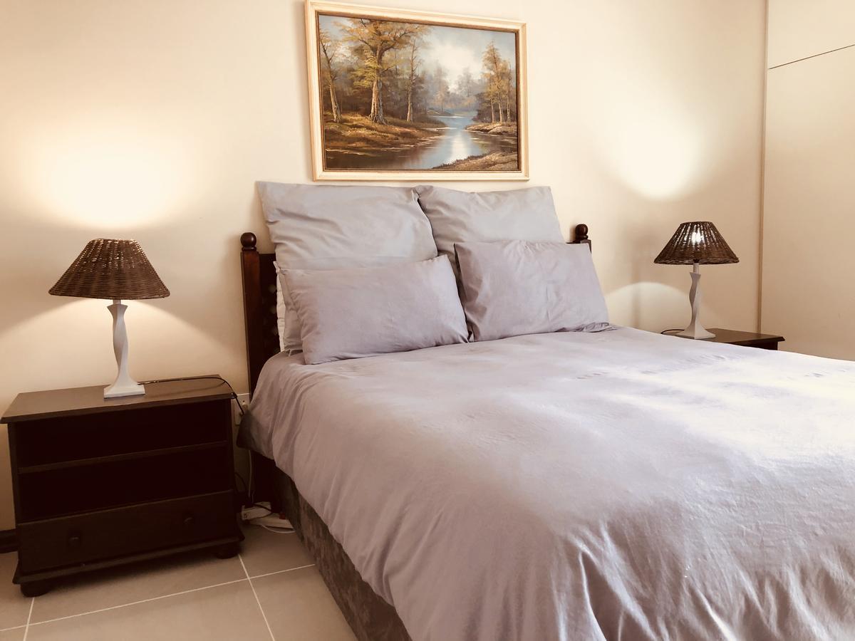 Eden Rose Manor B&B Ла Мерси Екстериор снимка